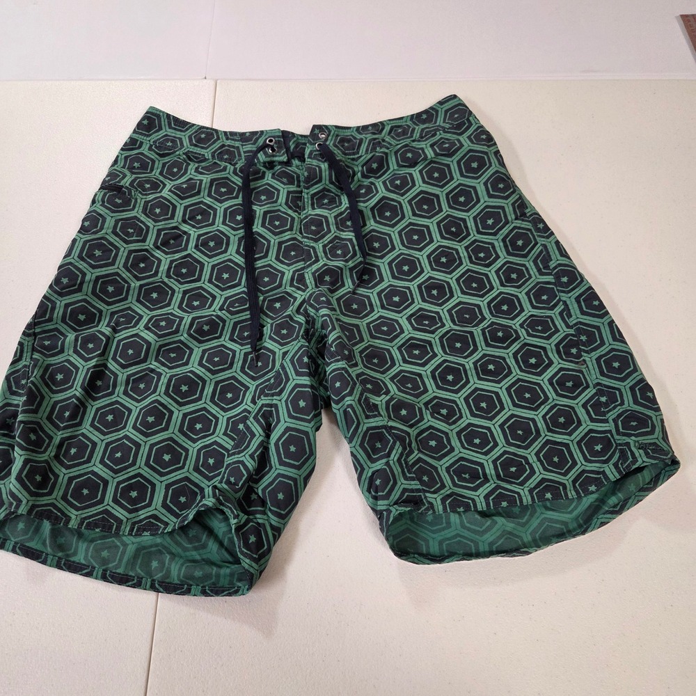 Patagonia Mens 33 Green Hexagon Star Wavefarer Board Shorts Swim Trunks 9 Inseam